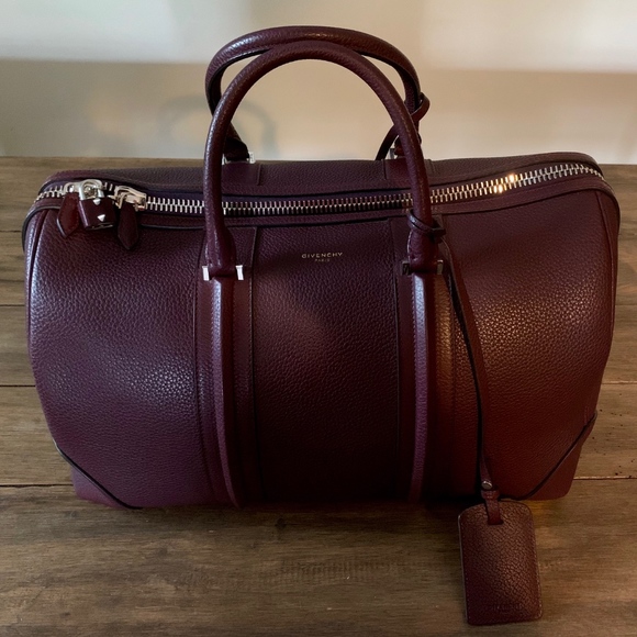 BRAND NEW, AUTHENTIC, GIVENCHY TRAVEL BAG - Picture 2 of 8